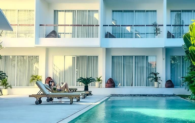 Vacation home with garden & pool — photo 4