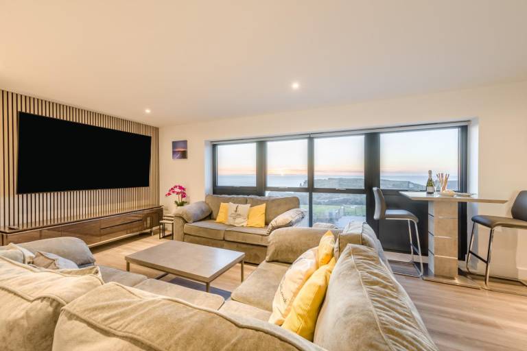 Fully equipped rental apartment | Water view | Next to the beach | Pets allowed — photo 2