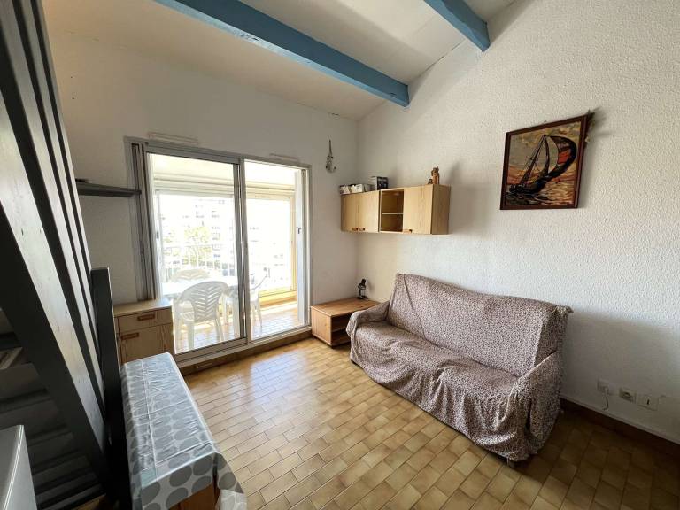 Studio with cabin mezzanine for 4 pers, loggia, near beach, private parking — photo 5