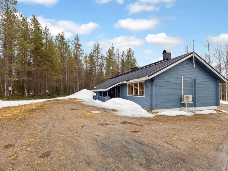 Lovely vacation home with sauna | Pets allowed — photo 2