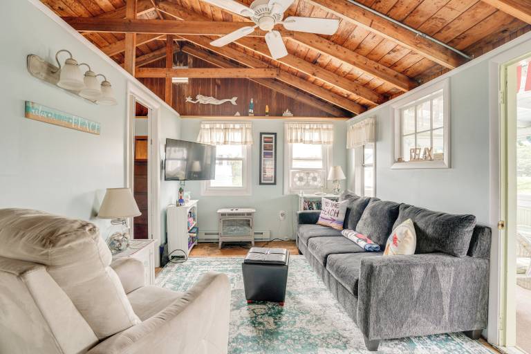 Cabin Gloucester