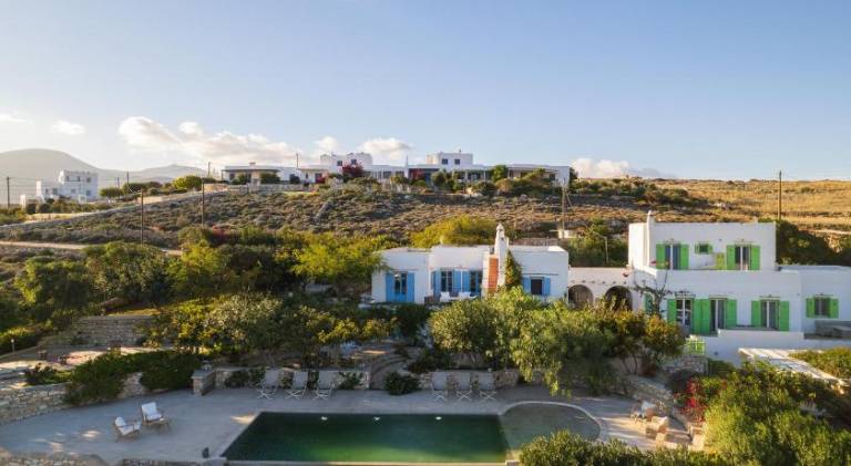 House with pool, yard & terrace | Pets are welcome in Paro