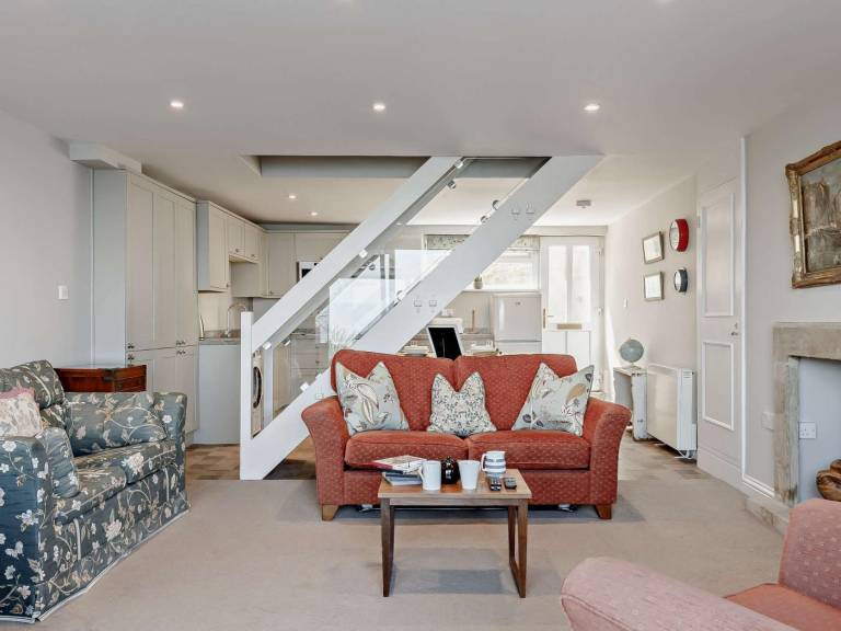 Apartment with garden | Water view — photo 4
