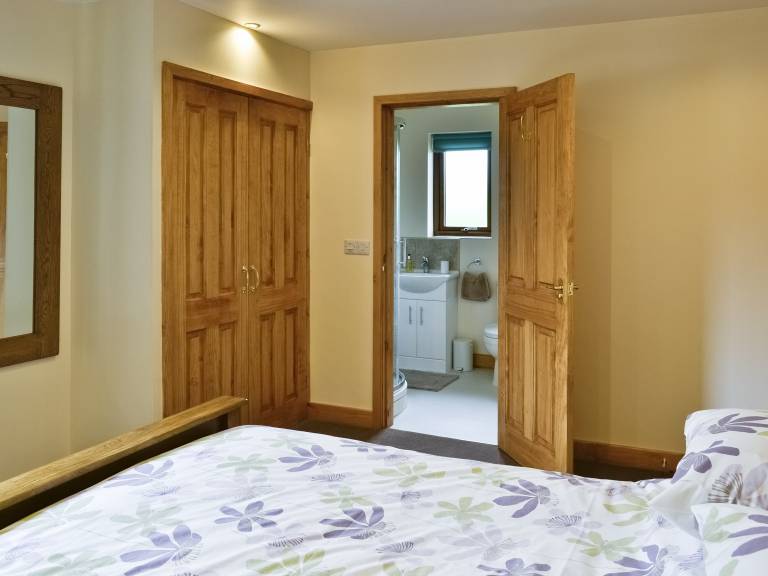 Cottage with garden & jacuzzi | River view — photo 5