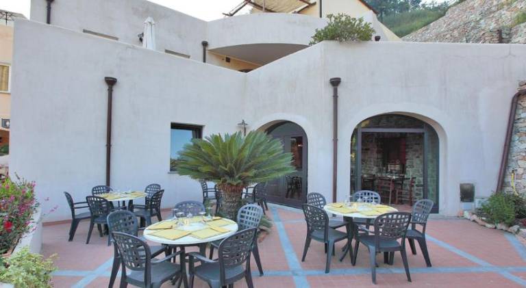 Wonderful serviced apartment with jacuzzi, terrace & pool | Pet-friendly — photo 4