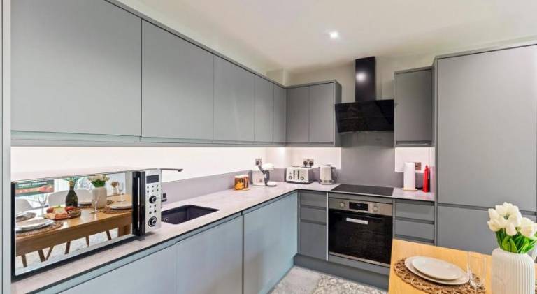Beautiful Apartment in City Centre with Free Parking, Self-Check-In, Fast WiFi, Smart TV and Rooftop — photo 5