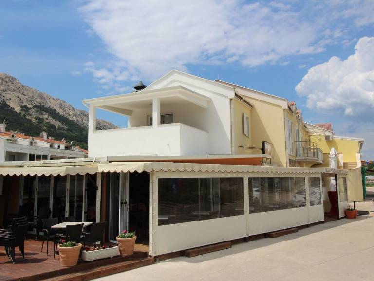 Rental apartment with 2 rooms for 6 persons in Baska