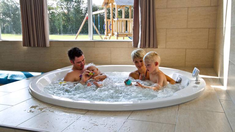 Vacation home with garden, jacuzzi & sauna — photo 3