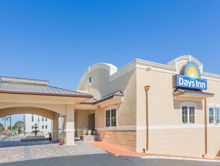 Days Inn by Wyndham Pensacola - Historic Downtown in Gulf Breeze, FL