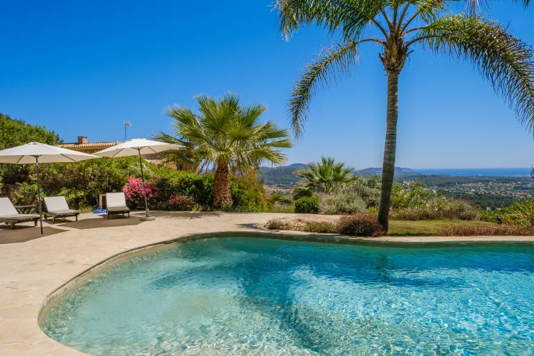 Fantastic Luxury Villa with Guest House, Wi-Fi, Pool, Garden, and Stunning Sea Views — photo 2