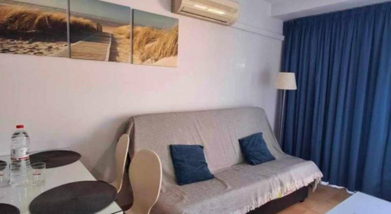 Rental apartment with pool & patio in Roquetas de Mar