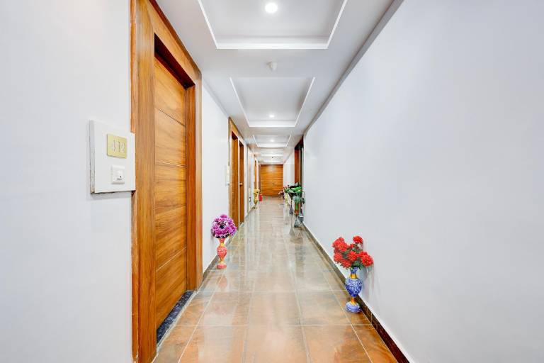 Hotel O Red Blue