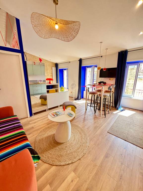 Pop’appart Bordeaux – A Colorful and Bright Haven in the Heart of the City in Villenave-d'Ornon