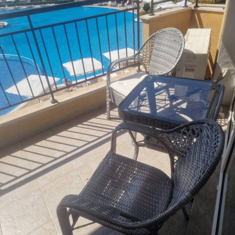 Studio with pool | Pool view — photo 5