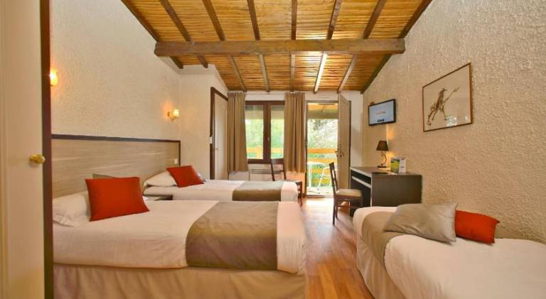 Logis Hotel La Chaumiere — photo 2