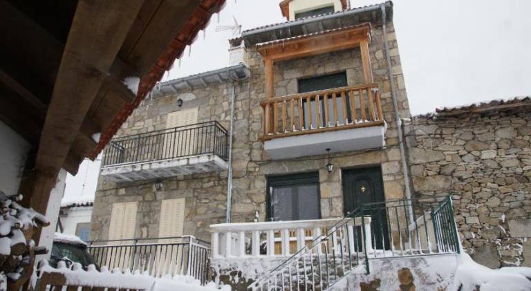 House with patio, barbecue & garden | Good for workation in Ávila