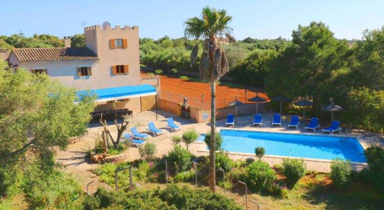 Fully equipped villa with patio, garden & private pool | Pets are welcome in Palma de Mallorca