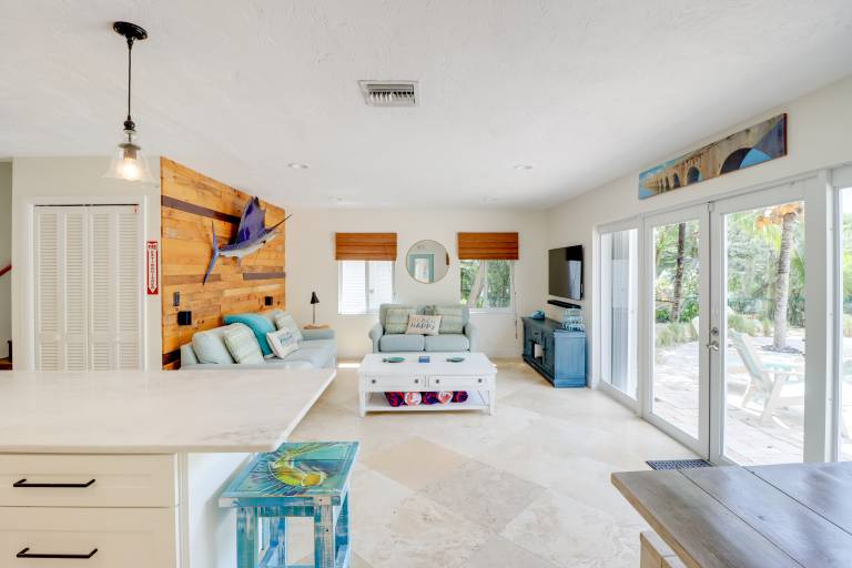 Walk to Beach: Waterfront Home in Marathon! — photo 5