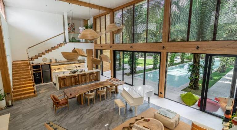Villa with pool — photo 5