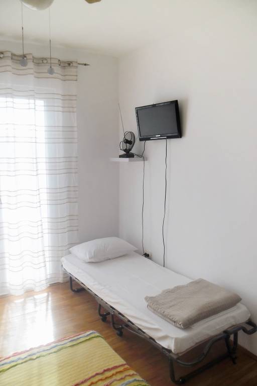 One bedroom apartment with terrace and sea view Splitska, Brač (A-2923-a) — photo 5