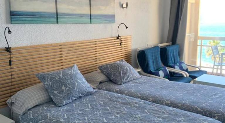 Rental apartment with private pool & patio | Close to the beach | Good for workation | Dogs allowed in Almunecar