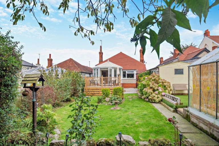 Vacation home with patio & garden | Pet-friendly in Conwy