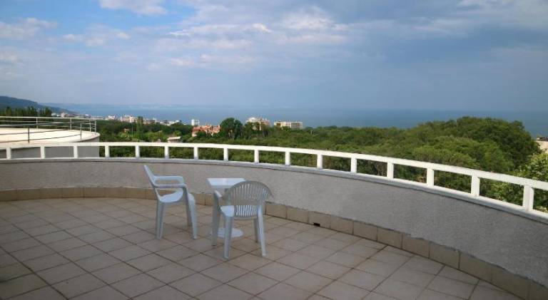 Vacation home with pool, terrace & sauna — photo 5