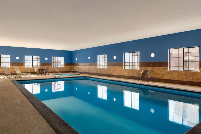La Quinta Inn & Suites by Wyndham Dumas — photo 3