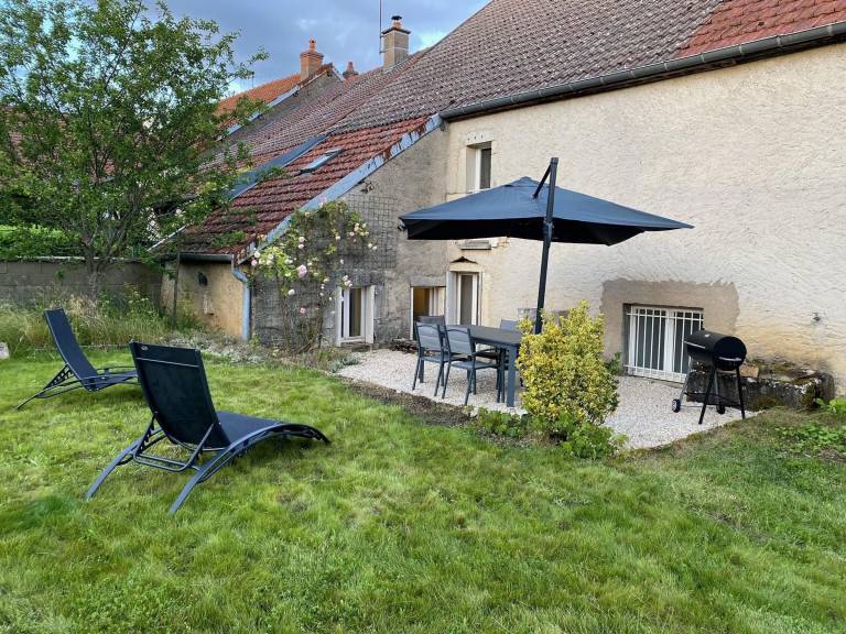 Cottage with BBQ | Dogs allowed in Dijon