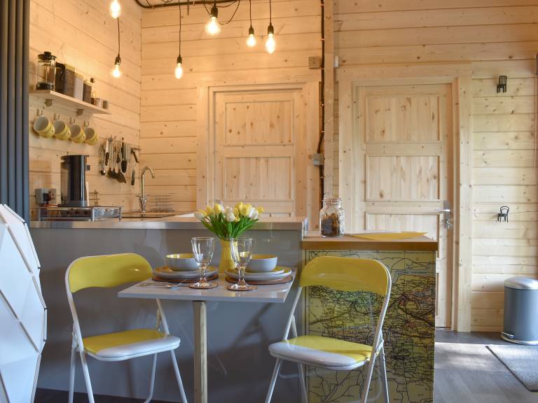 Family-oriented lovely cottage with yard, jacuzzi & grill | Pet-friendly — photo 5