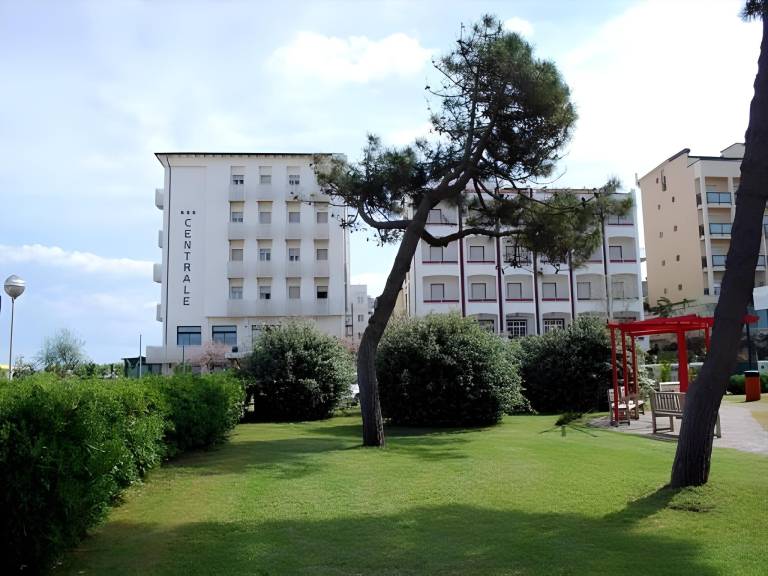 Hotel Centrale FRONTEMARE in Milano Marittima