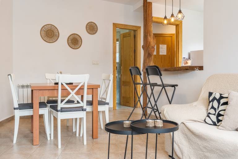 Apartment 'Alojamiento El Pilar' with Mountain View and Wi-Fi — photo 3