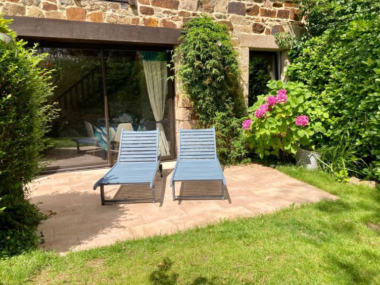 Gite with patio & yard — photo 2