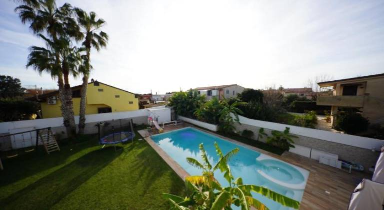 Villa with patio, pool & jacuzzi — photo 4