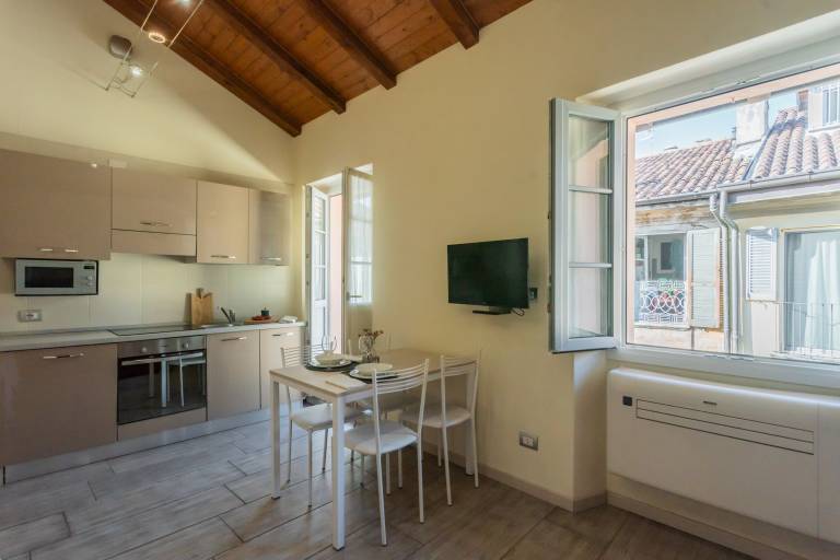 Holiday apartment | Near Como Cathedral | Panoramic view | Dogs allowed — photo 4