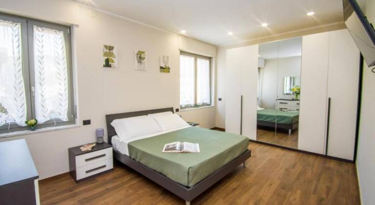 Holiday apartment with 2 rooms for 6 persons in Neive