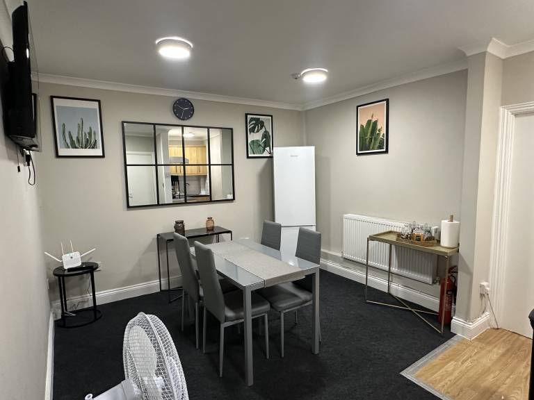Stylish 2 Bedroom Apartment