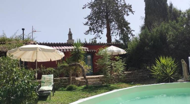 Lodge with pool, patio & yard | Dogs allowed — photo 4
