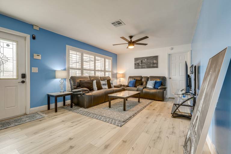 3 Mi to Dtwn: Pet-Friendly Palm Beach Gardens Home — photo 4