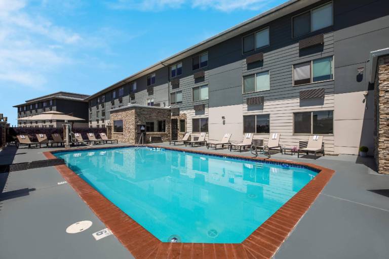Hotel 28 Boise Airport, an Ascend Collection Hotel — photo 4