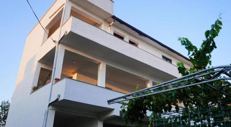 Guest House by Roni — photo 3