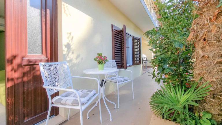 Beautiful rental apartment with patio | Next to the beach | Pets are welcome — photo 3