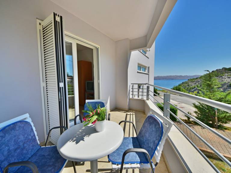 Rental apartment with terrace, pool & grill | Sea view — photo 2
