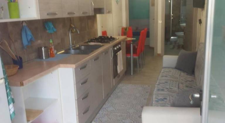 Holiday apartment with yard, BBQ & terrace — photo 4