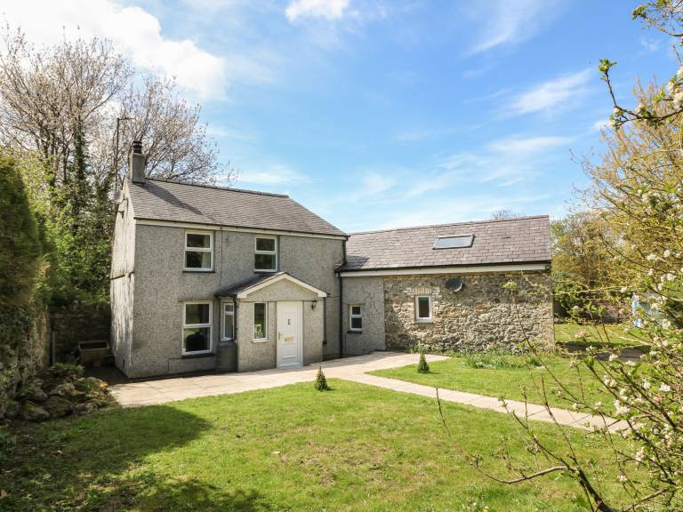 Cottage Menai Bridge