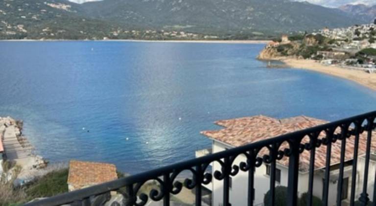 Rental apartment with patio & hot tub in Propriano