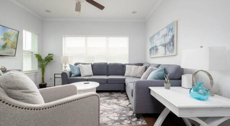 Be A Nomad - Coastal Retreat 100 yds to Beach in Jacksonville Beach, FL
