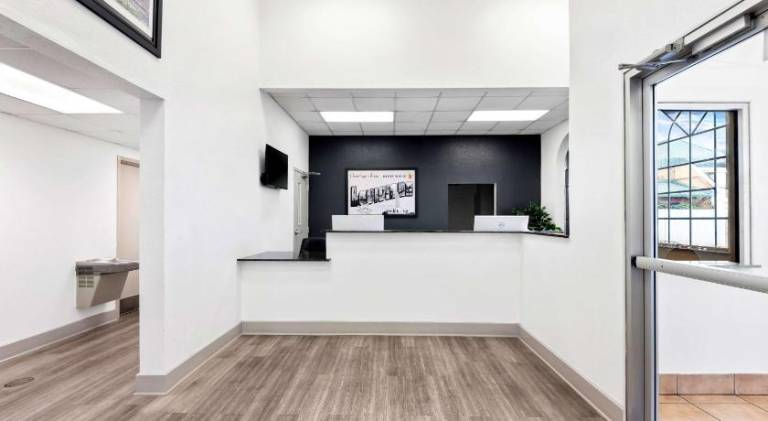 Super 8 By Wyndham Baton Rouge/I-10 — photo 3