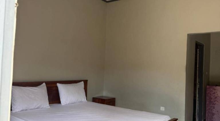 Sumbawa Maluk Homestay Kost tika