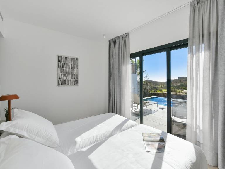 Family-friendly beautiful vacation home with private pool & yard | Mountain view | Pets allowed — photo 5